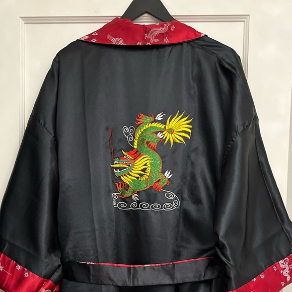 Vintage Black and Red Dragon Embroidered Robe - Picture 14 of 15